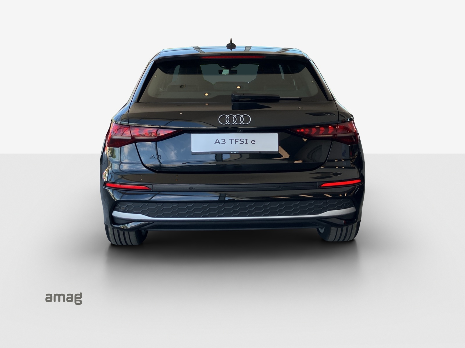 AUDI A3 Sportback 40 TFSI e Attraction S-tronic-image-3