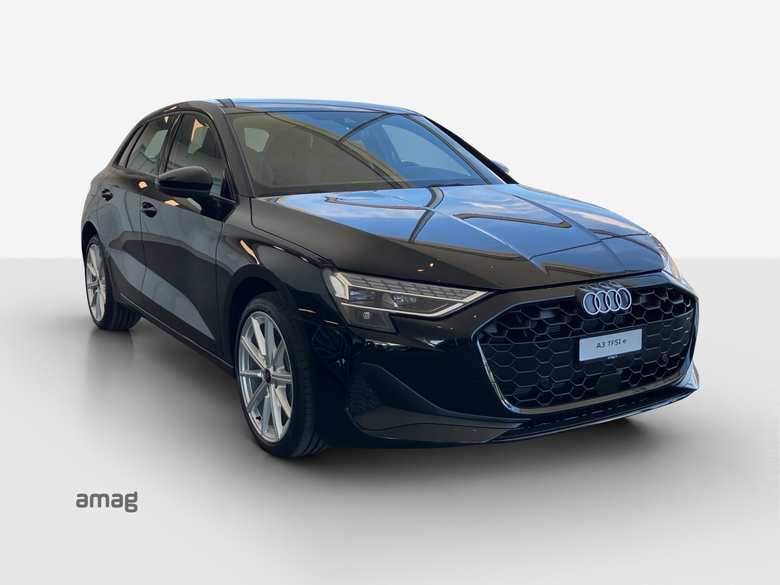 AUDI A3 Sportback 40 TFSI e Attraction S-tronic-image-5