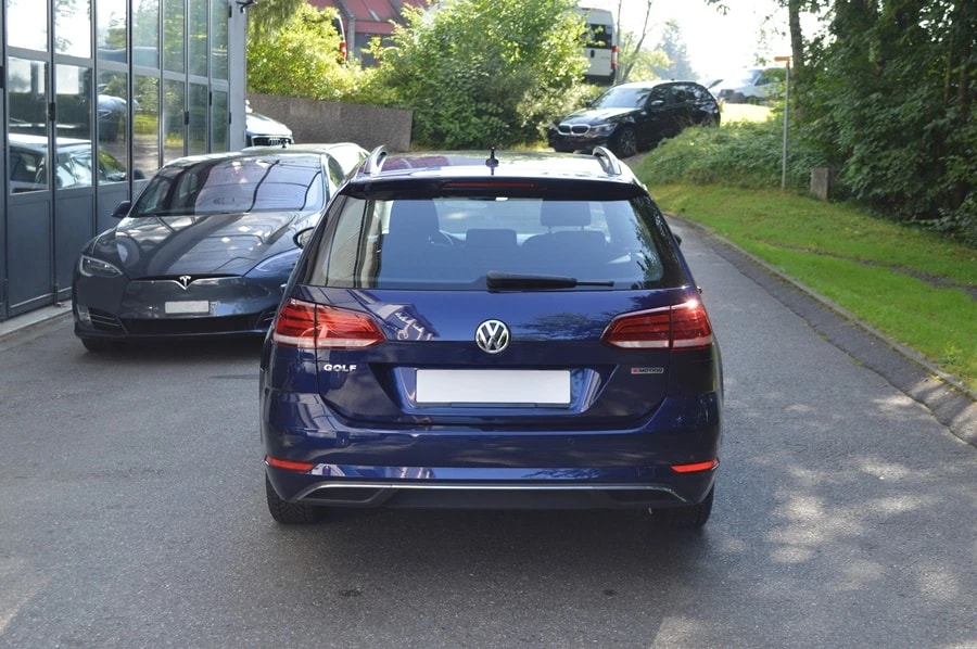 VW Golf Variant 2.0 TDI Comfortline 4Motion DSG-image-12