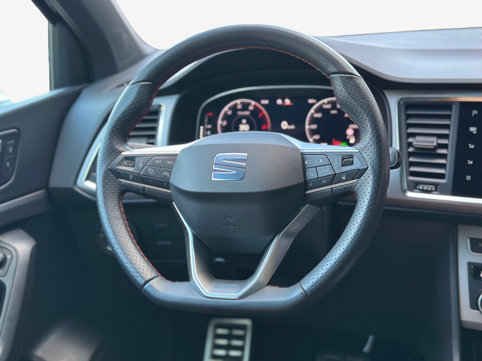 SEAT Ateca 2.0 TSI Hola FR 4Drive DSG-image-9
