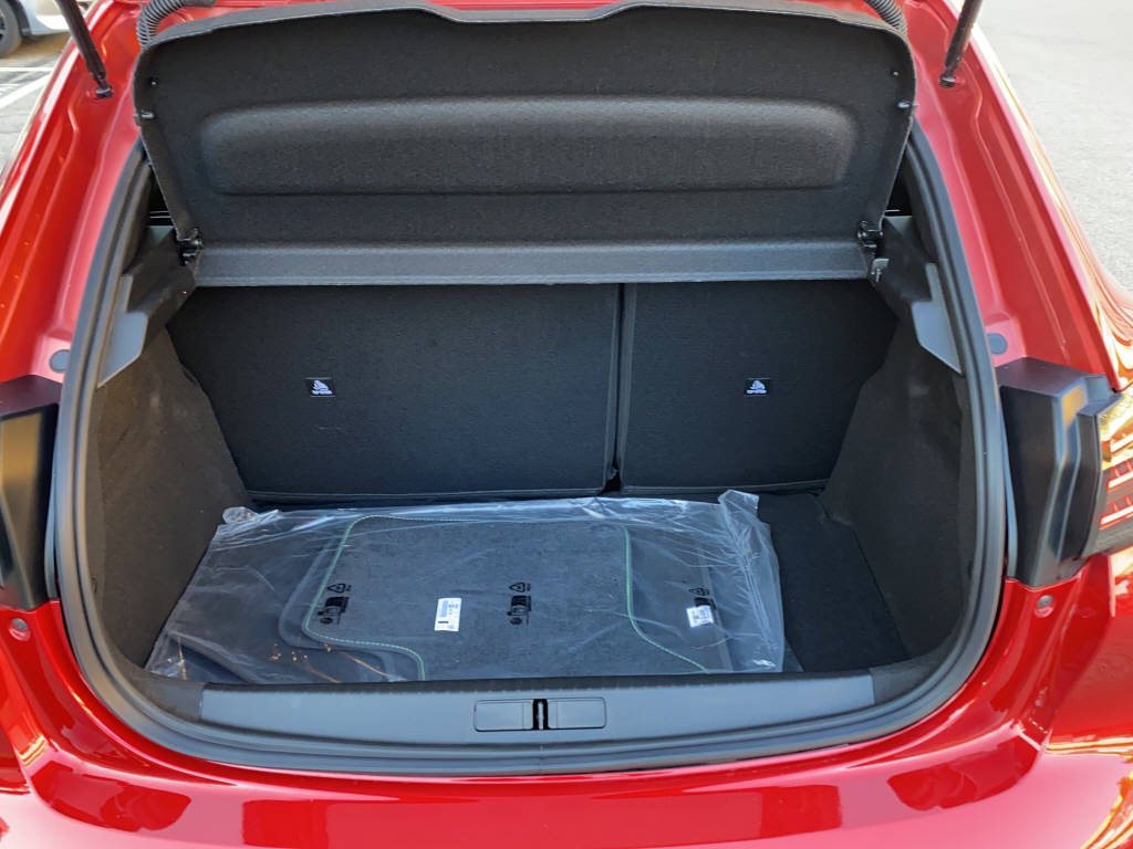 PEUGEOT 208 Hybrid 110 e-DCS6 GT-image-9