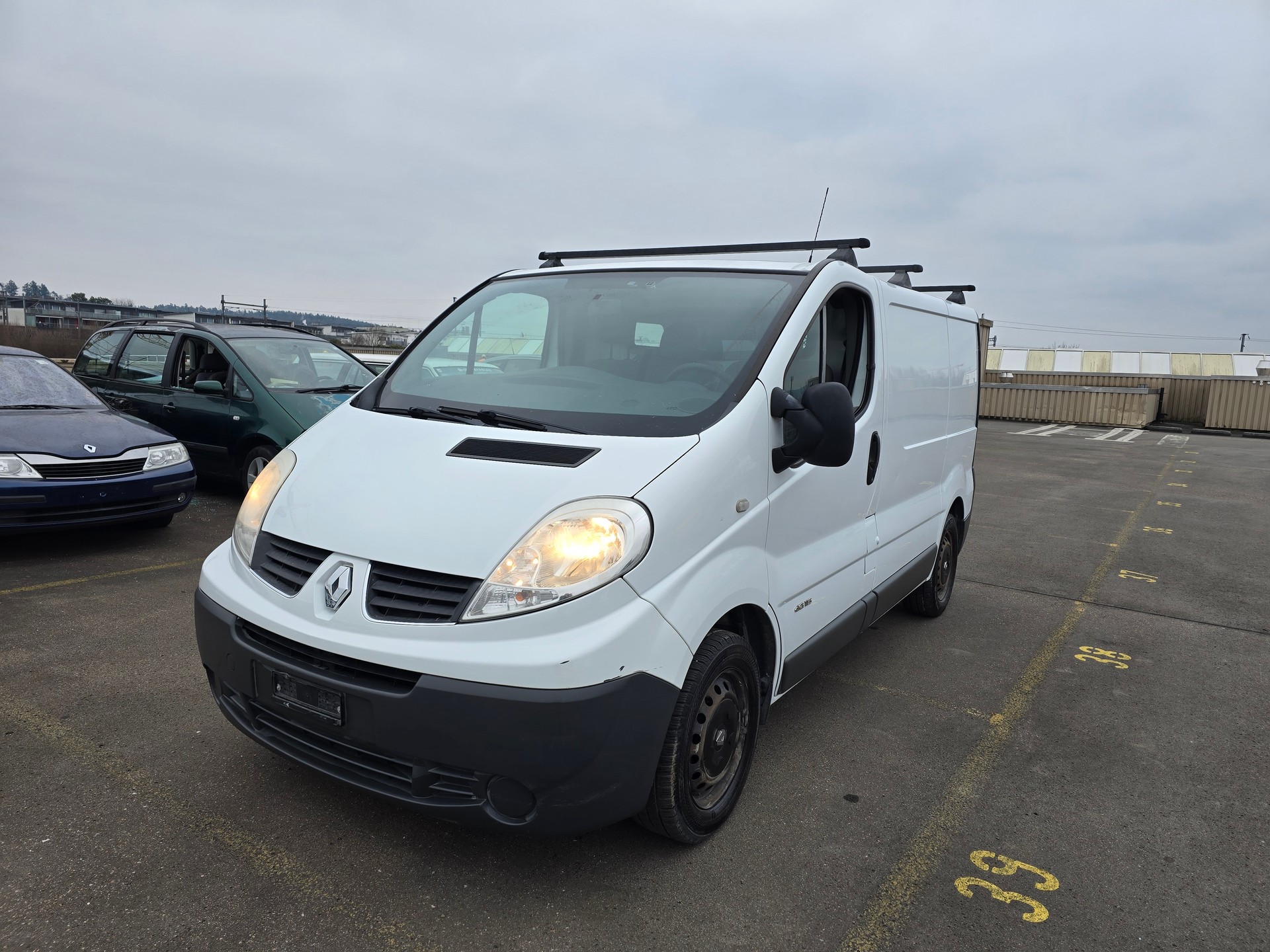 RENAULT Trafic 2.0 dCi 115 2.9t L1H1-image-1