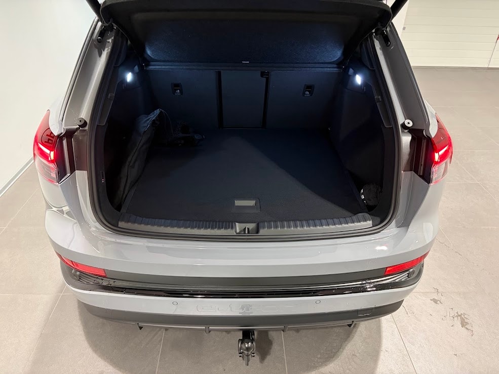 AUDI Q4 e-tron 45 Attraction quattro-image-12