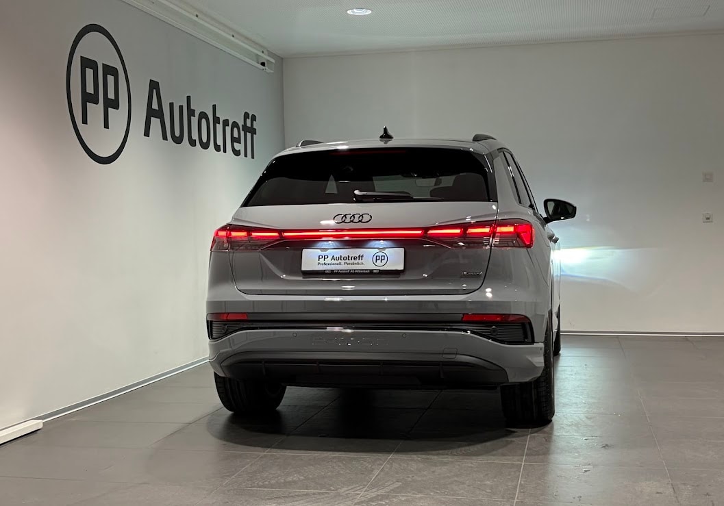 AUDI Q4 e-tron 45 Attraction quattro-image-13