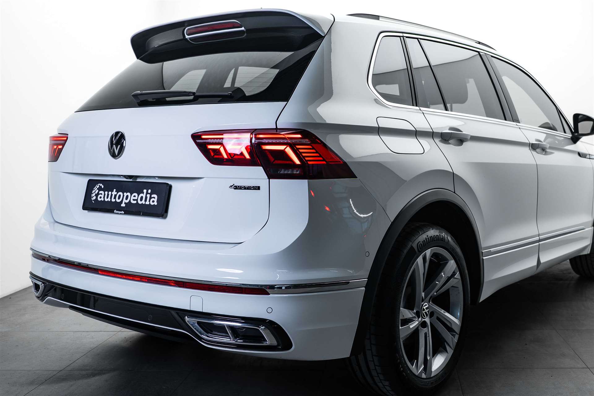 VW Tiguan 2.0 TDI SCR R-Line 4Motion DSG 200PS-image-3