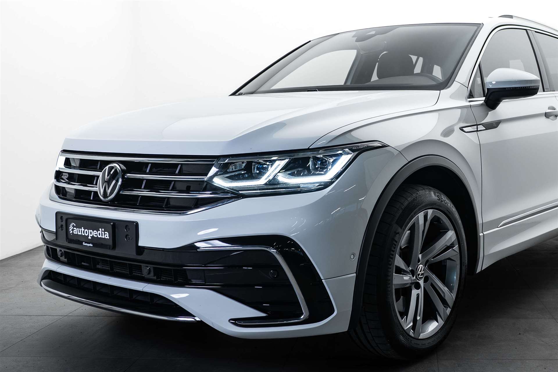 VW Tiguan 2.0 TDI SCR R-Line 4Motion DSG 200PS-image-1