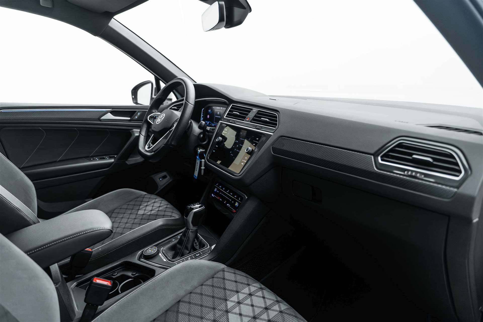 VW Tiguan 2.0 TDI SCR R-Line 4Motion DSG 200PS-image-10