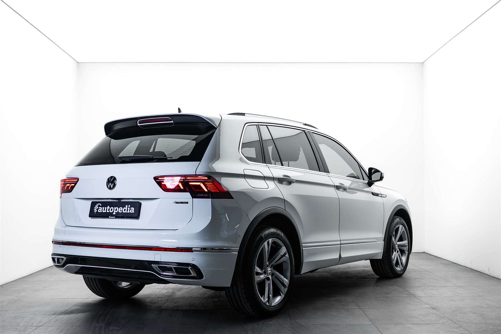 VW Tiguan 2.0 TDI SCR R-Line 4Motion DSG 200PS-image-2