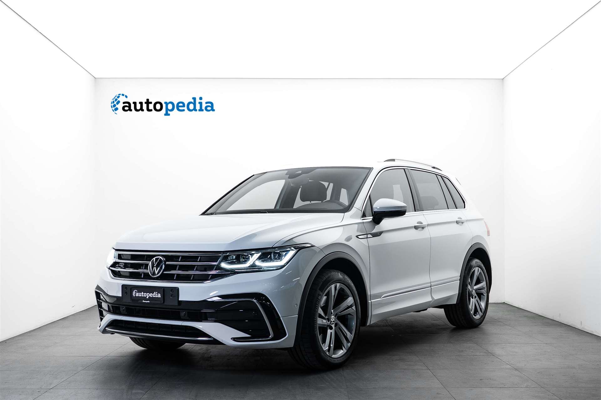 VW Tiguan 2.0 TDI SCR R-Line 4Motion DSG 200PS-image-0