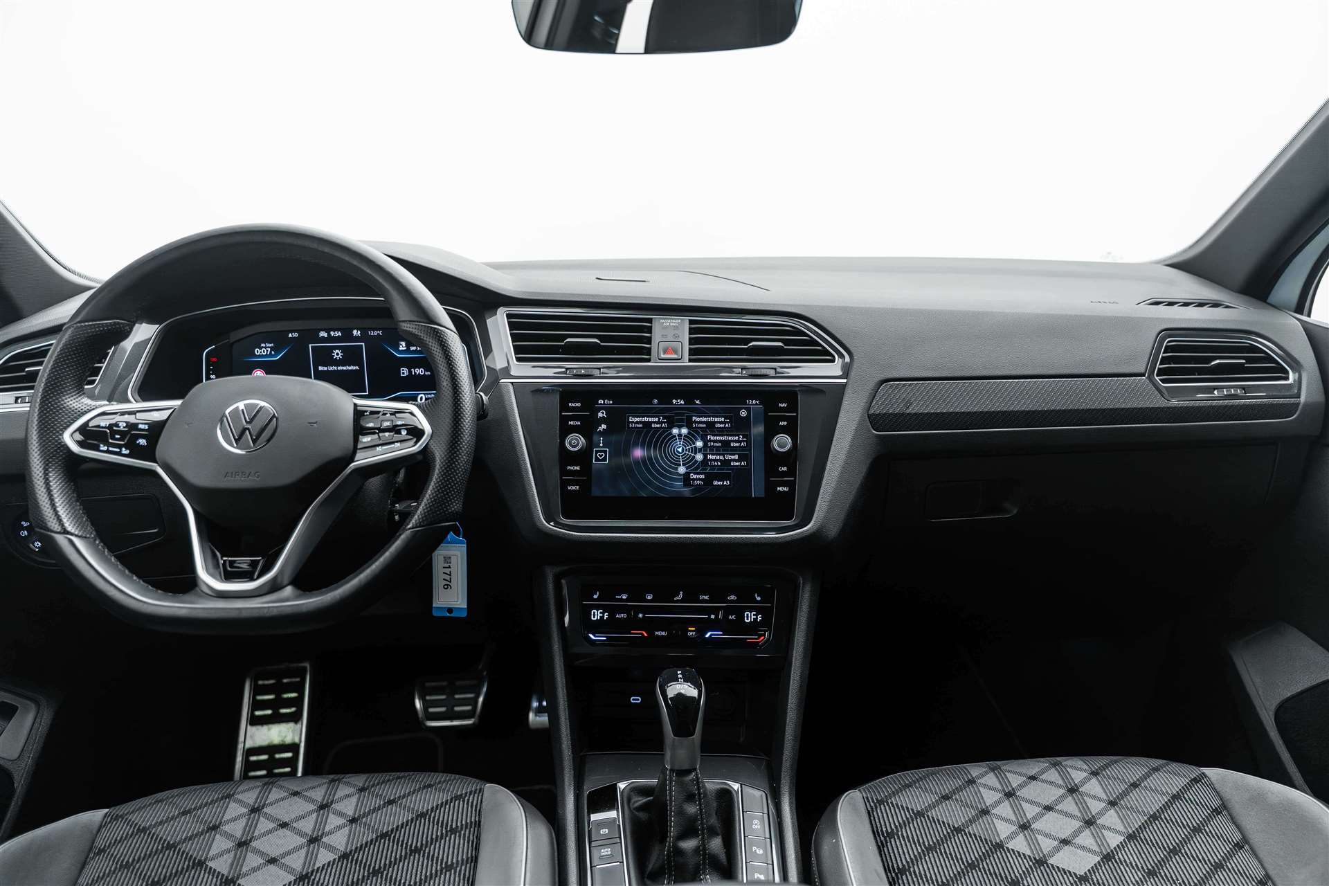 VW Tiguan 2.0 TDI SCR R-Line 4Motion DSG 200PS-image-8