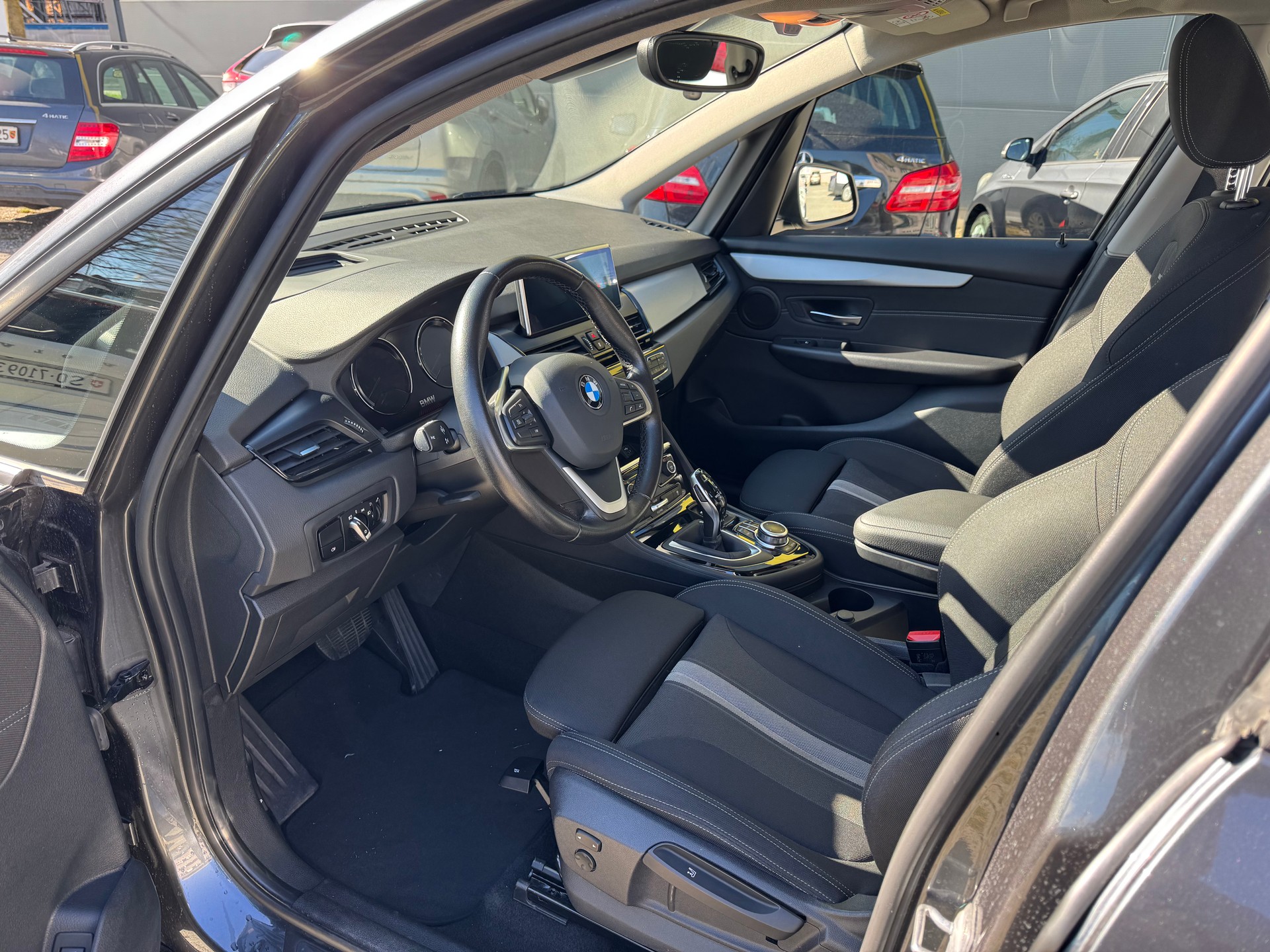 BMW 218d Gran Tourer Steptronic-image-7