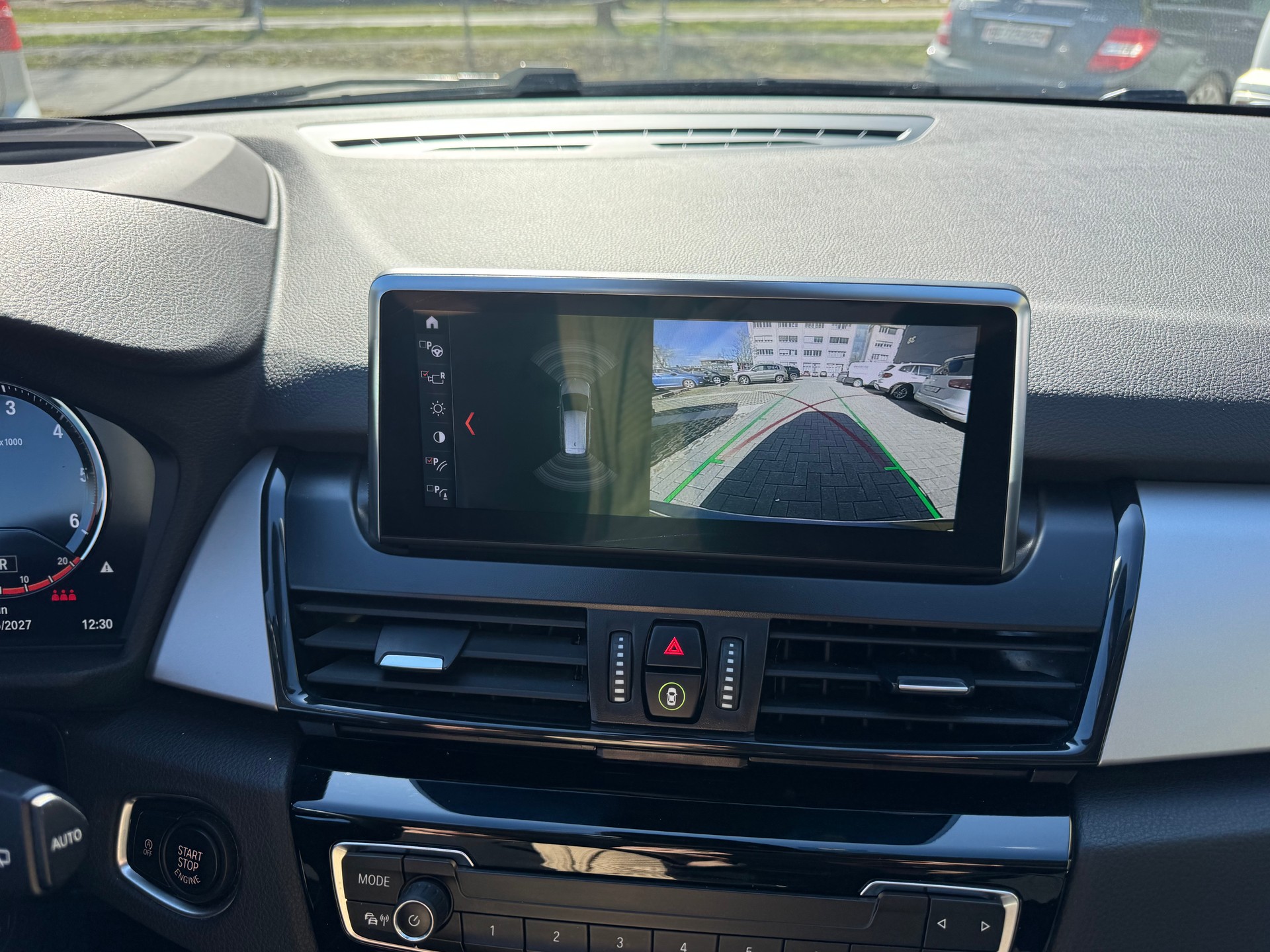 BMW 218d Gran Tourer Steptronic-image-12