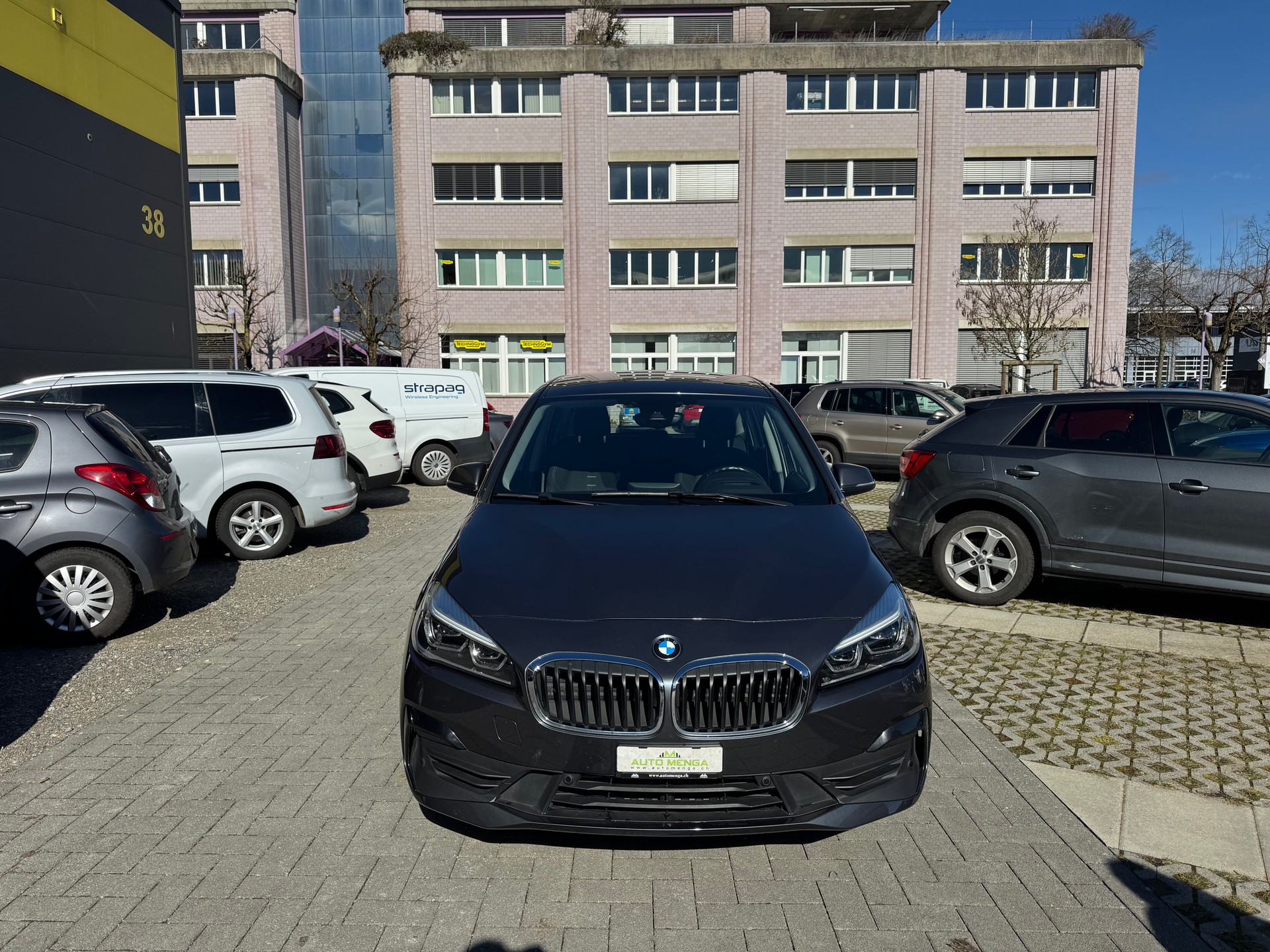 BMW 218d Gran Tourer Steptronic-image-1