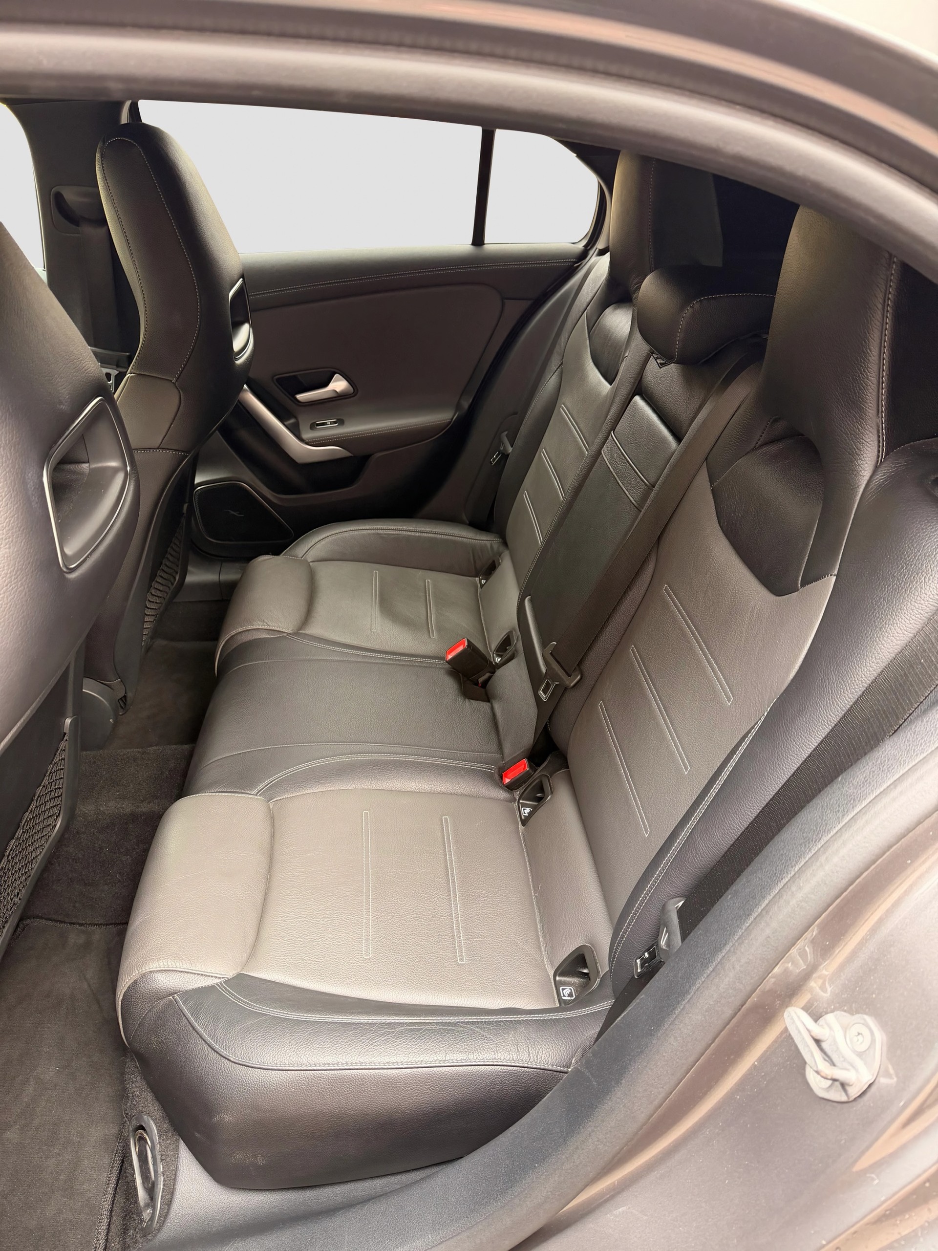 MERCEDES-BENZ A 250 4Matic AMG Line 4Matic 7G-DCT-image-10