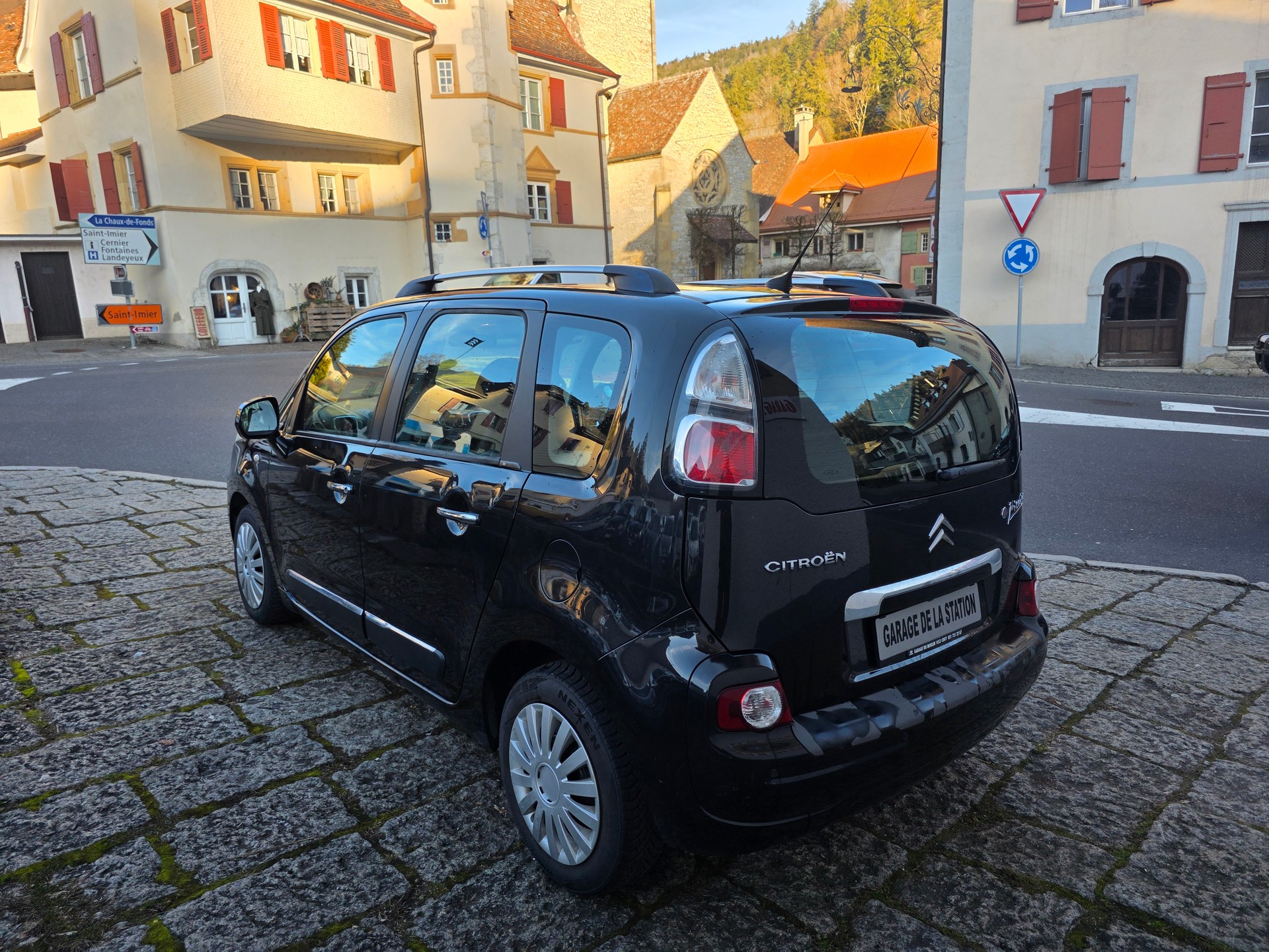 CITROEN C3 Picasso 1.4i 16V Exclusive-image-4