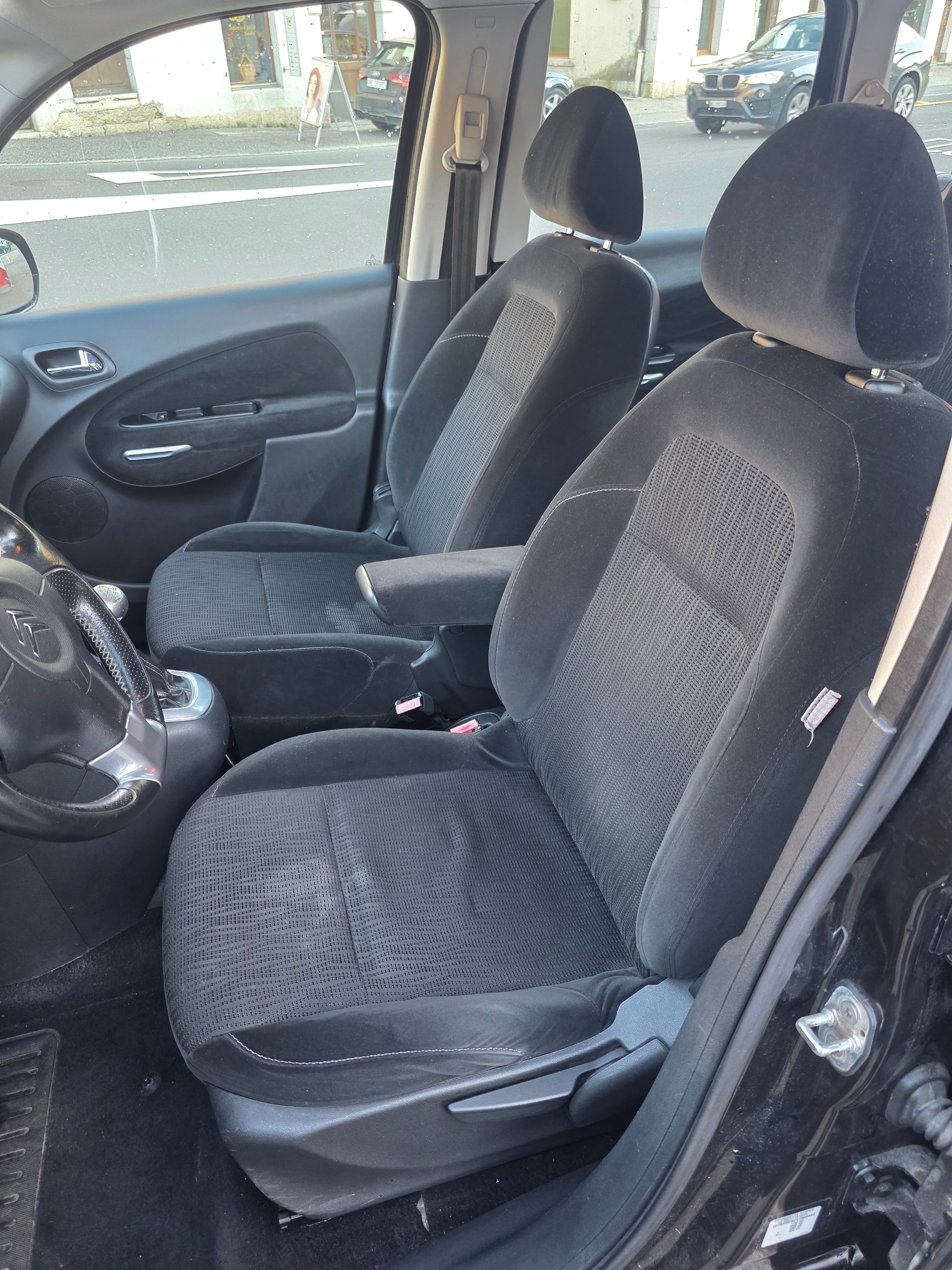 CITROEN C3 Picasso 1.4i 16V Exclusive-image-7