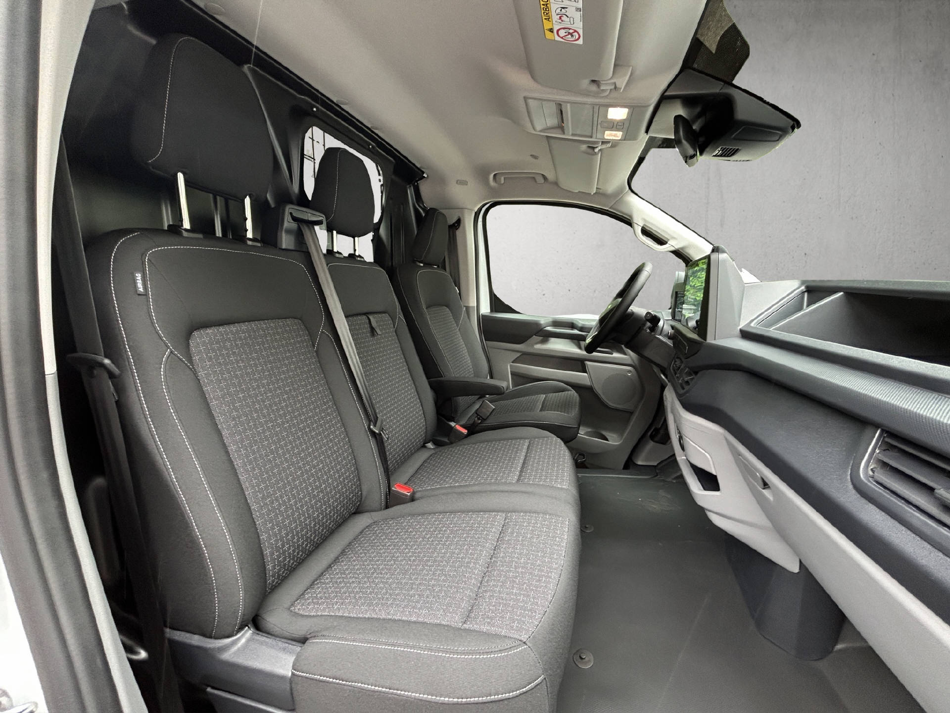 FORD E-Transit C Van 320 L1 Trend-image-18