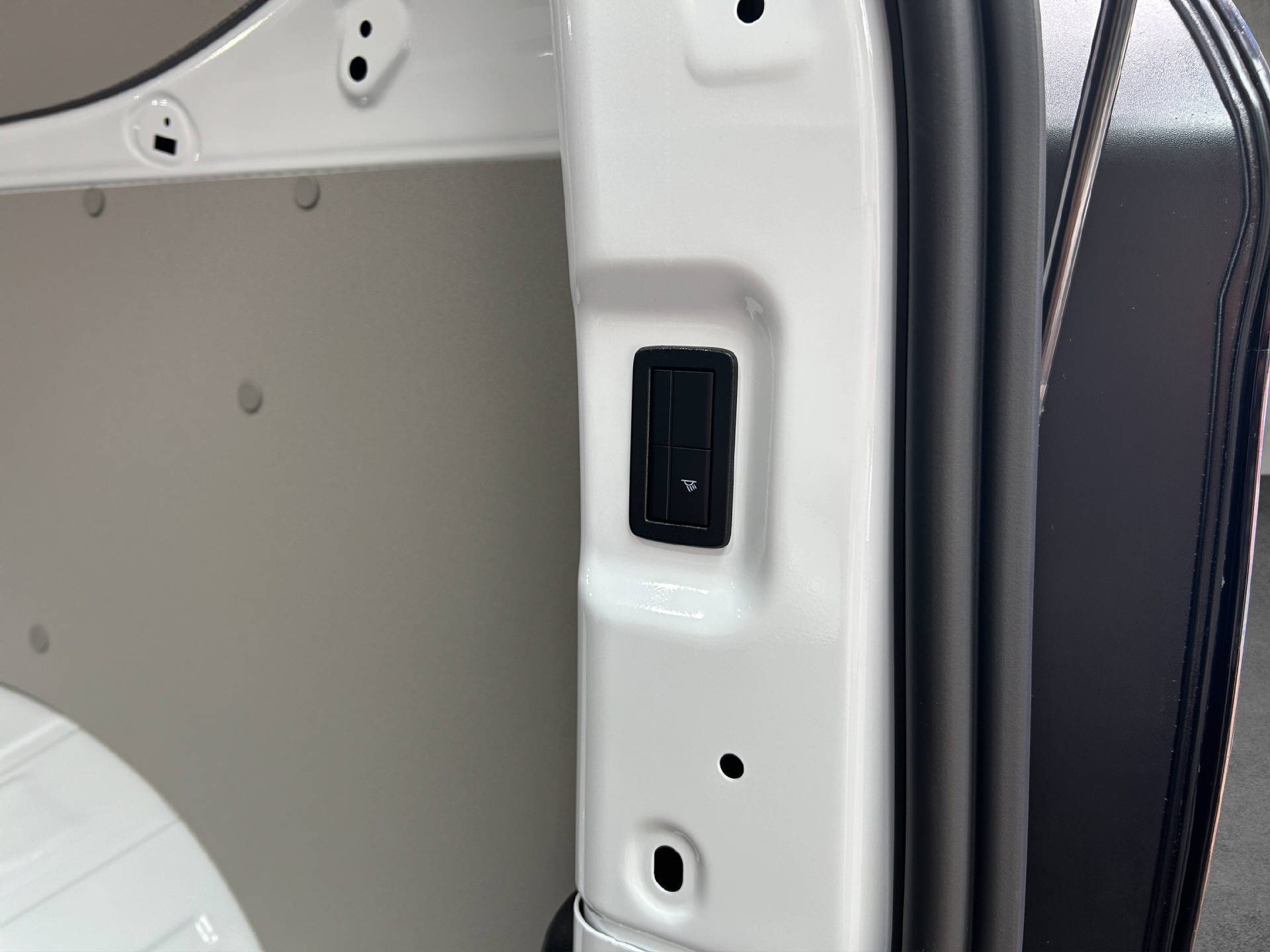 FORD E-Transit C Van 320 L1 Trend-image-21