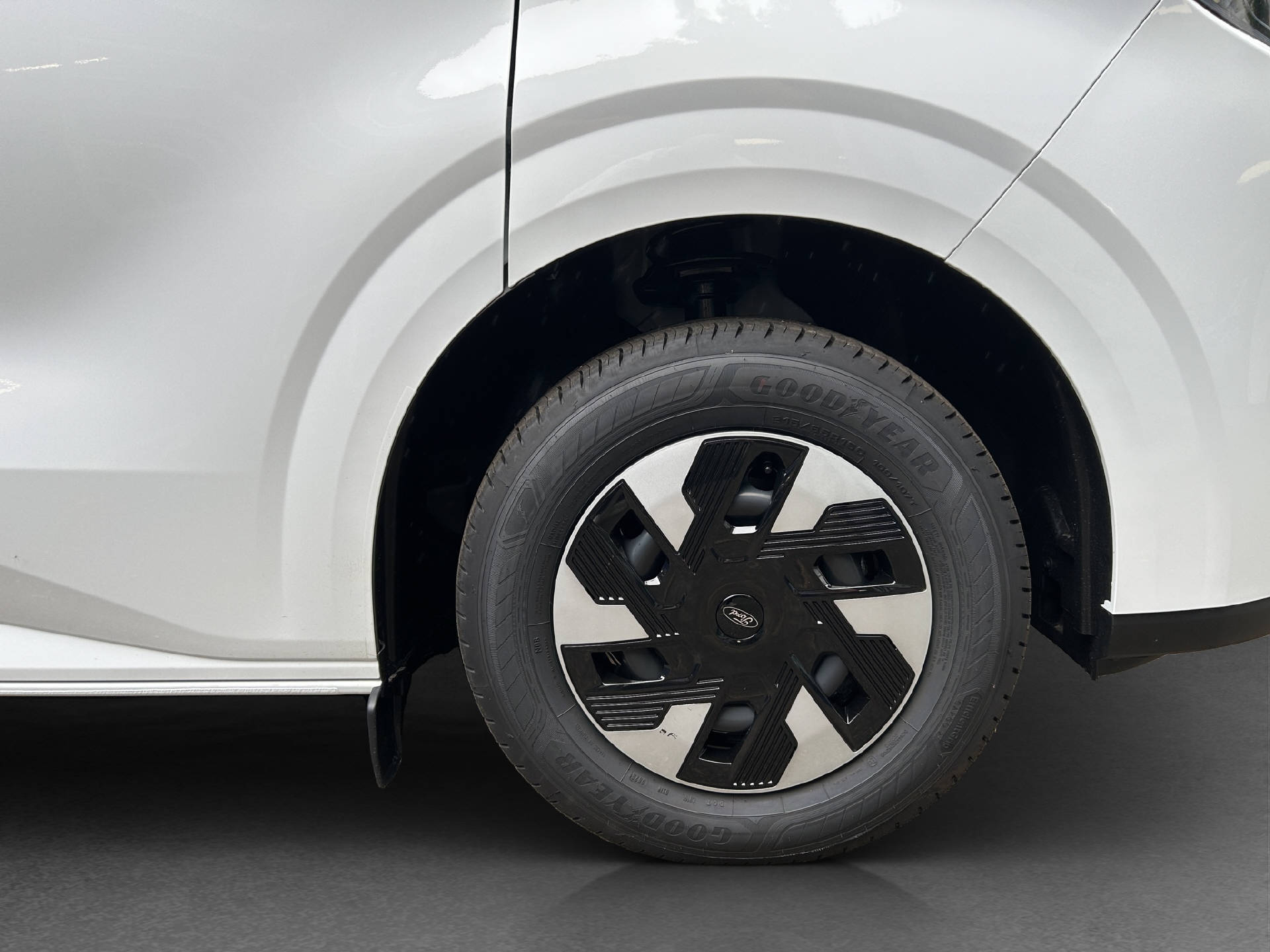 FORD E-Transit C Van 320 L1 Trend-image-25
