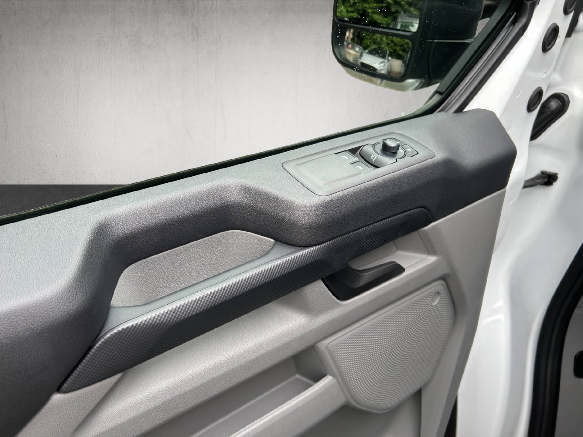 FORD E-Transit C Van 320 L1 Trend-image-12