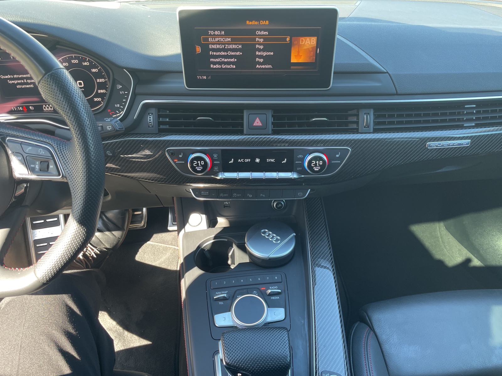 AUDI A4 Avant 45 TFSI Sport Attraction S-tronic quattro-image-10