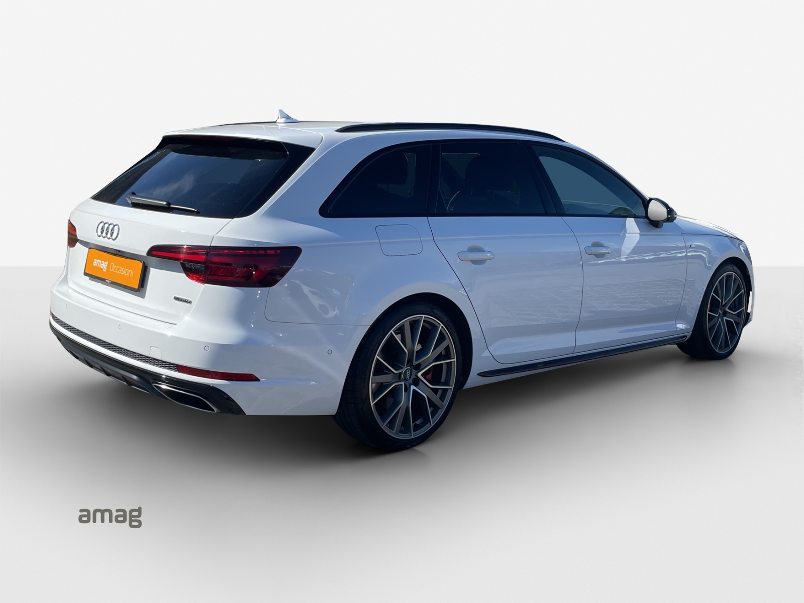AUDI A4 Avant 45 TFSI Sport Attraction S-tronic quattro-image-4