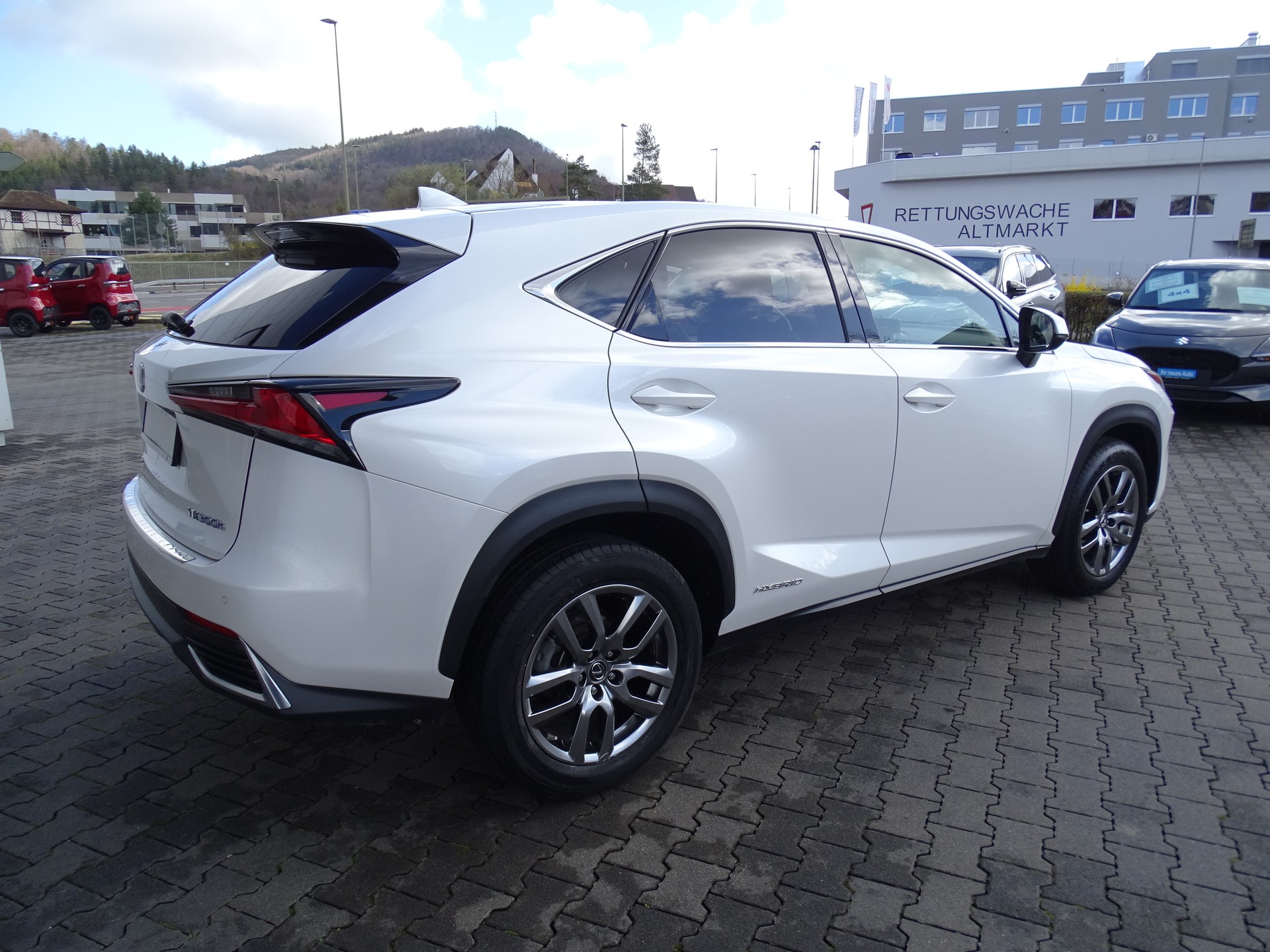 LEXUS NX 300h Comfort E-Four Automatic-image-6