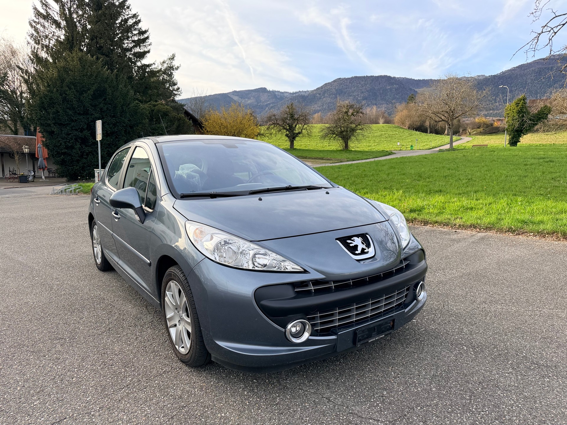 PEUGEOT 207 1.6 16V XT-image-2