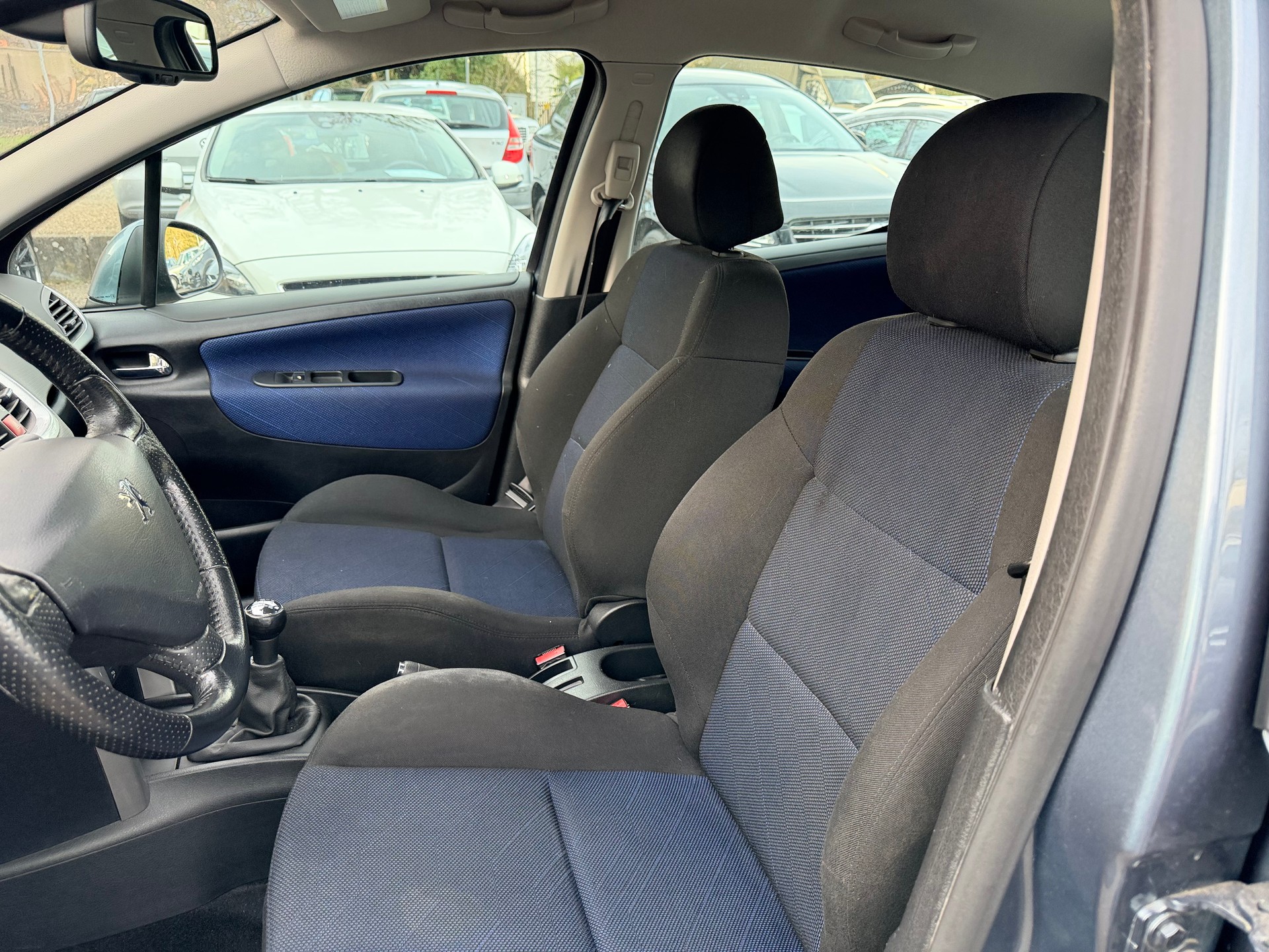 PEUGEOT 207 1.6 16V XT-image-9