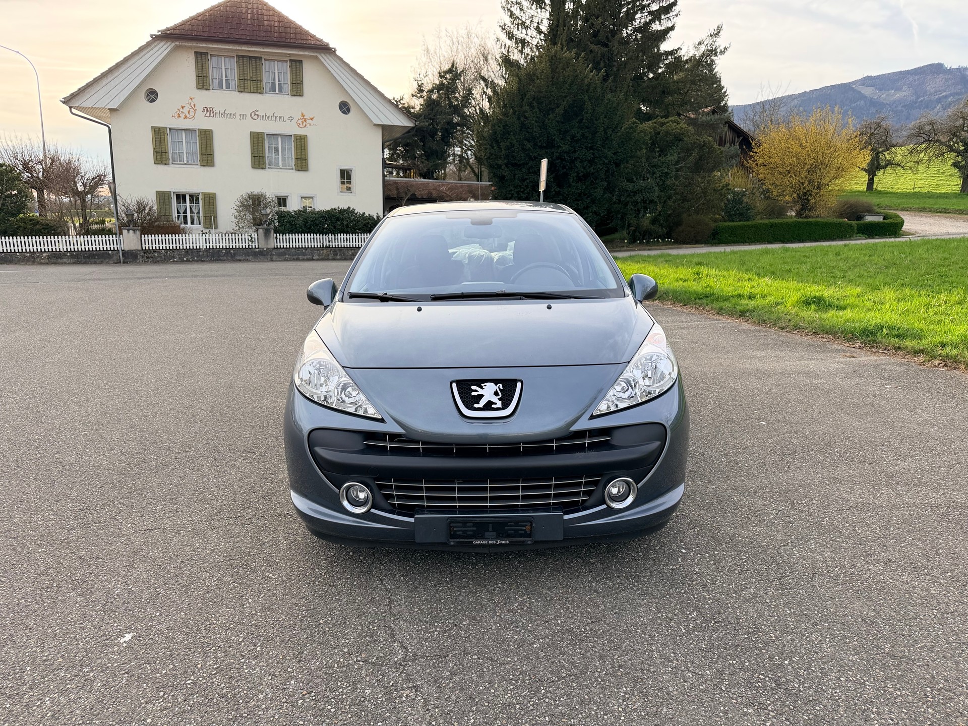 PEUGEOT 207 1.6 16V XT-image-1