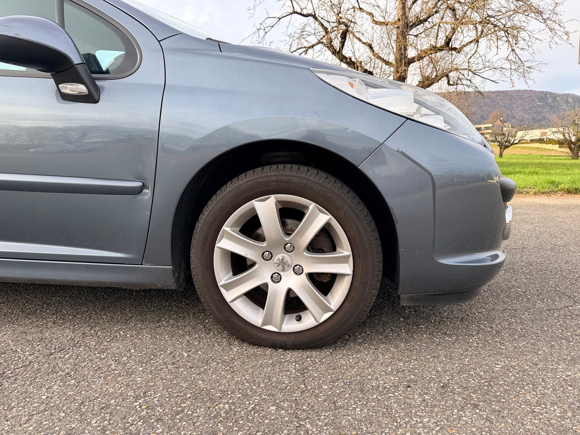 PEUGEOT 207 1.6 16V XT-image-11