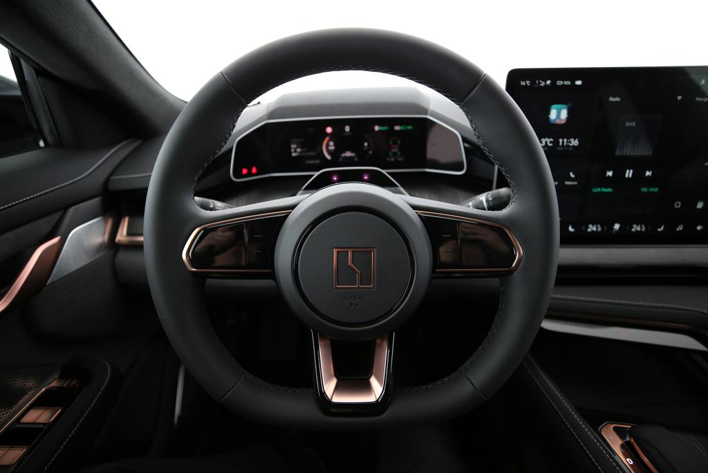 ZEEKR 001 Performance AWD-image-6