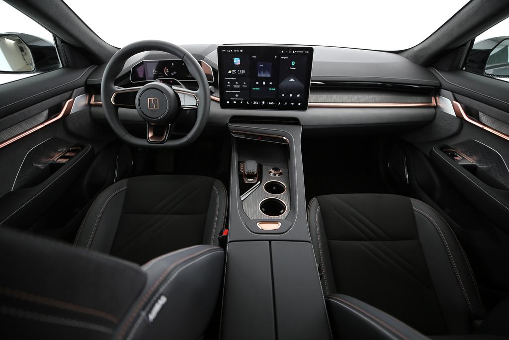 ZEEKR 001 Performance AWD-image-7