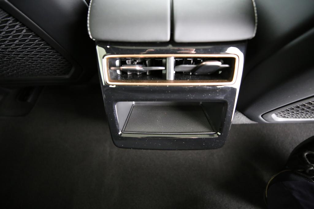 ZEEKR 001 Performance AWD-image-17