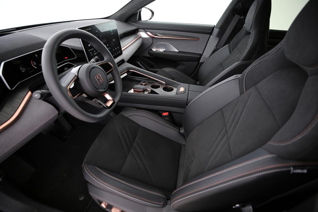 ZEEKR 001 Performance AWD-image-8