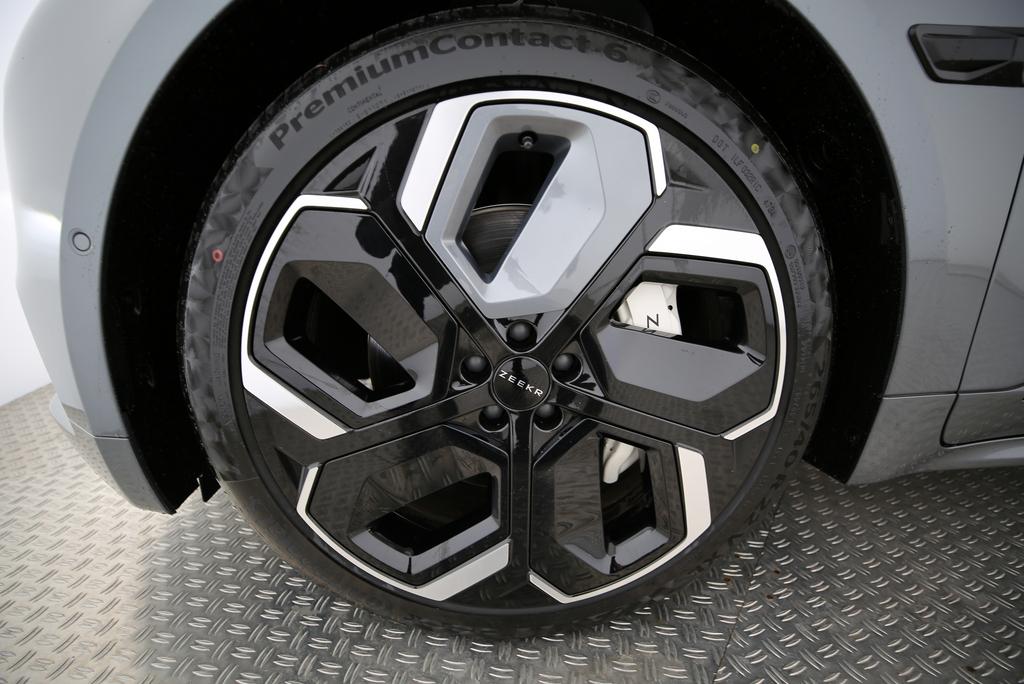 ZEEKR 001 Performance AWD-image-5