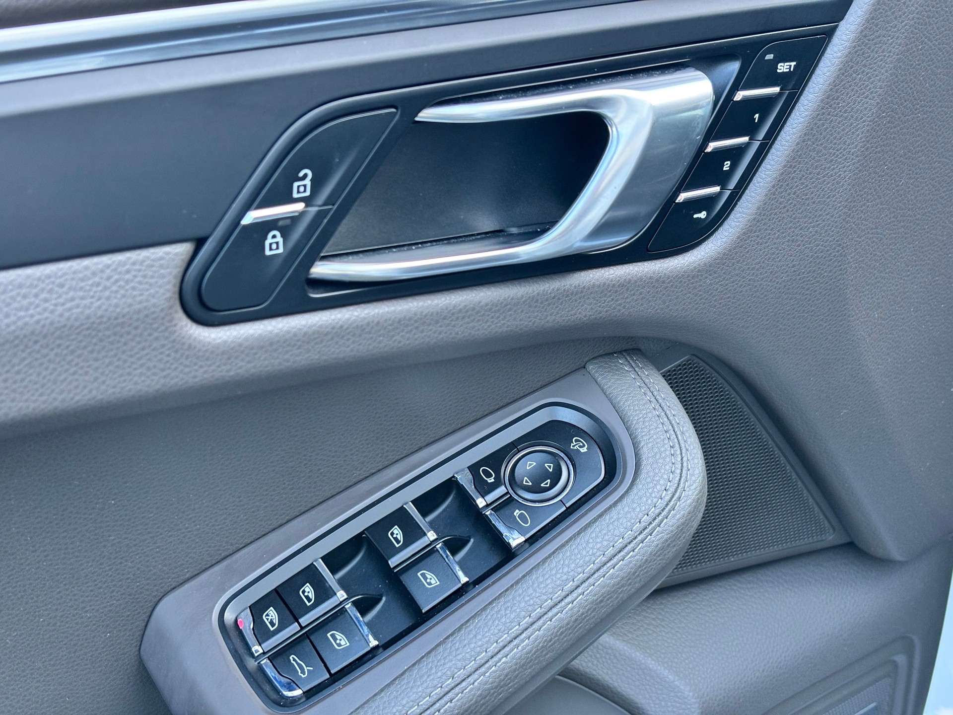 PORSCHE Macan PDK-image-23