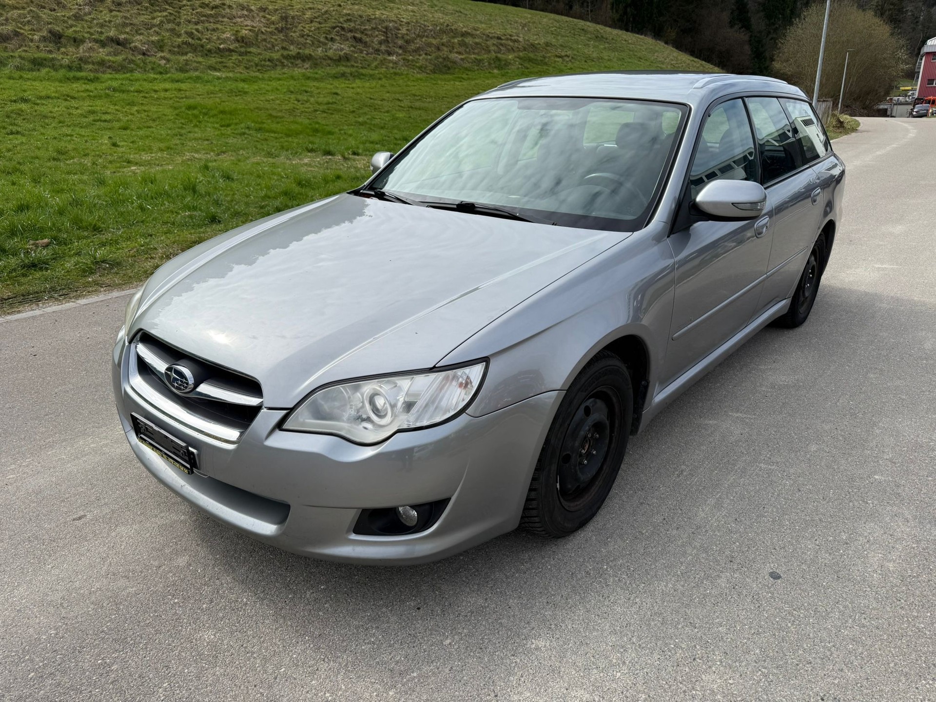 SUBARU Legacy 2.0R AWD Swiss-image-4