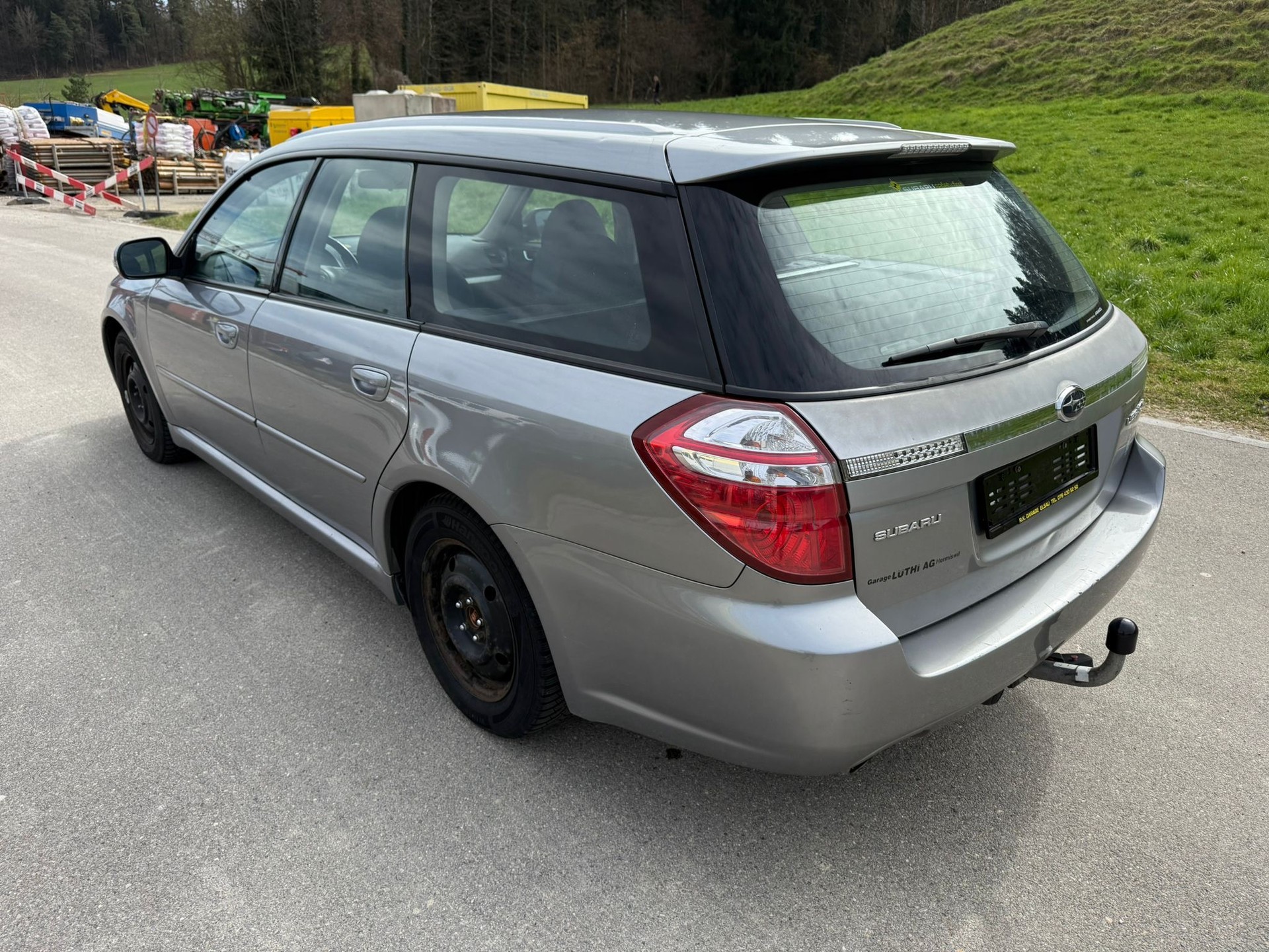 SUBARU Legacy 2.0R AWD Swiss-image-5