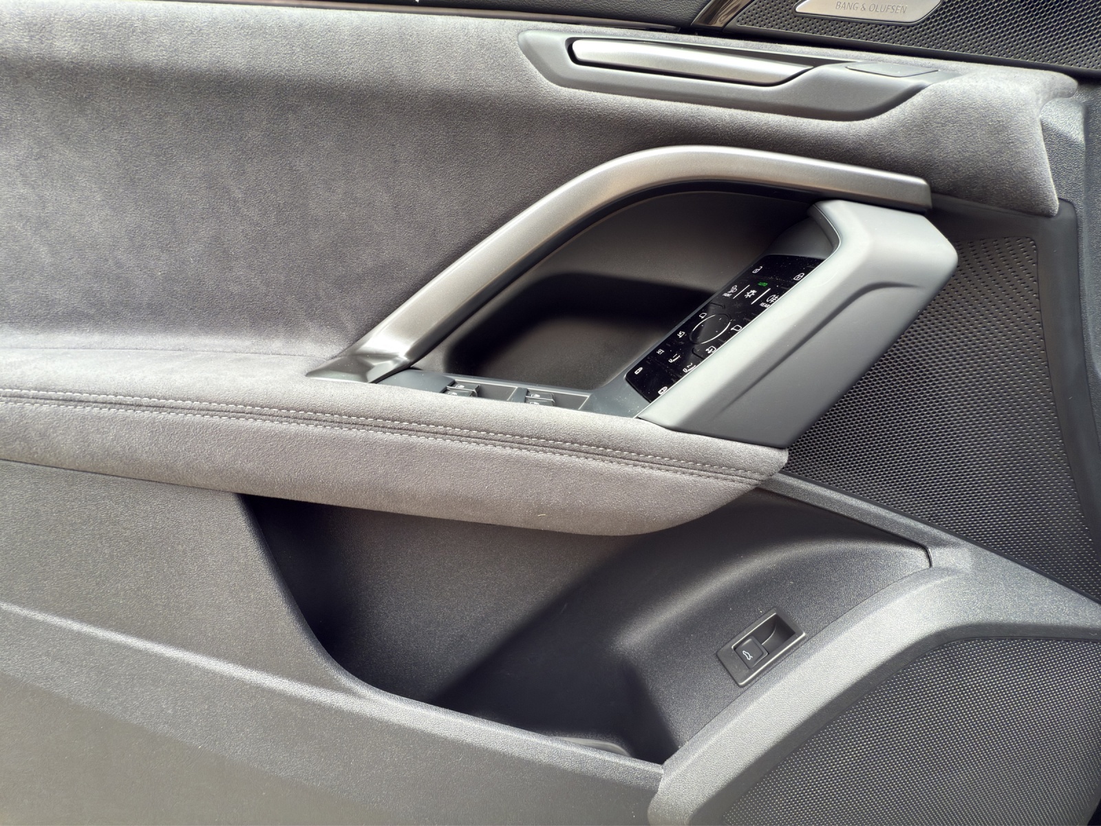 AUDI SQ5 TFSI quattro S-tronic-image-15