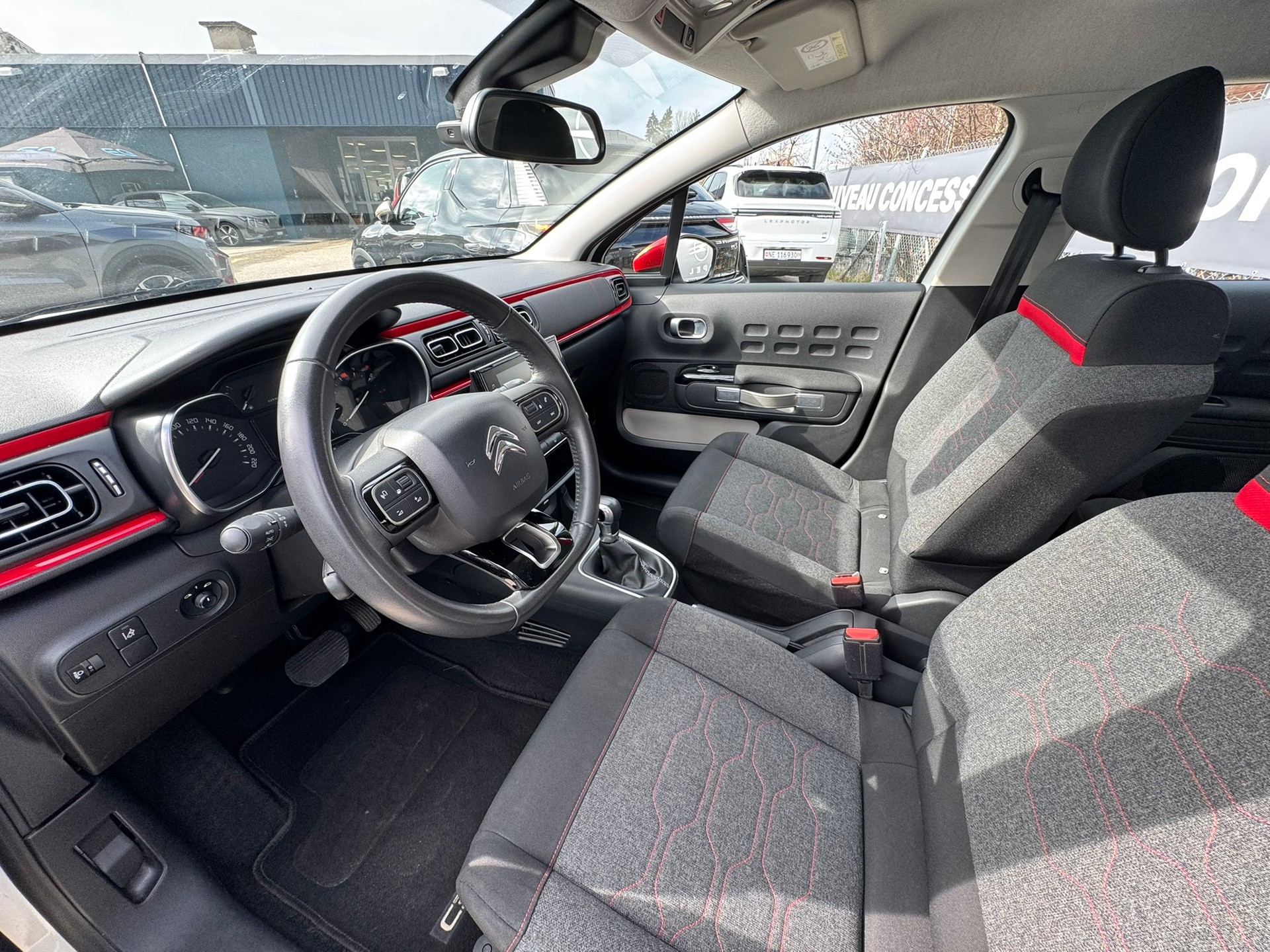CITROEN C3 1.2i PureTech Feel EAT-image-5