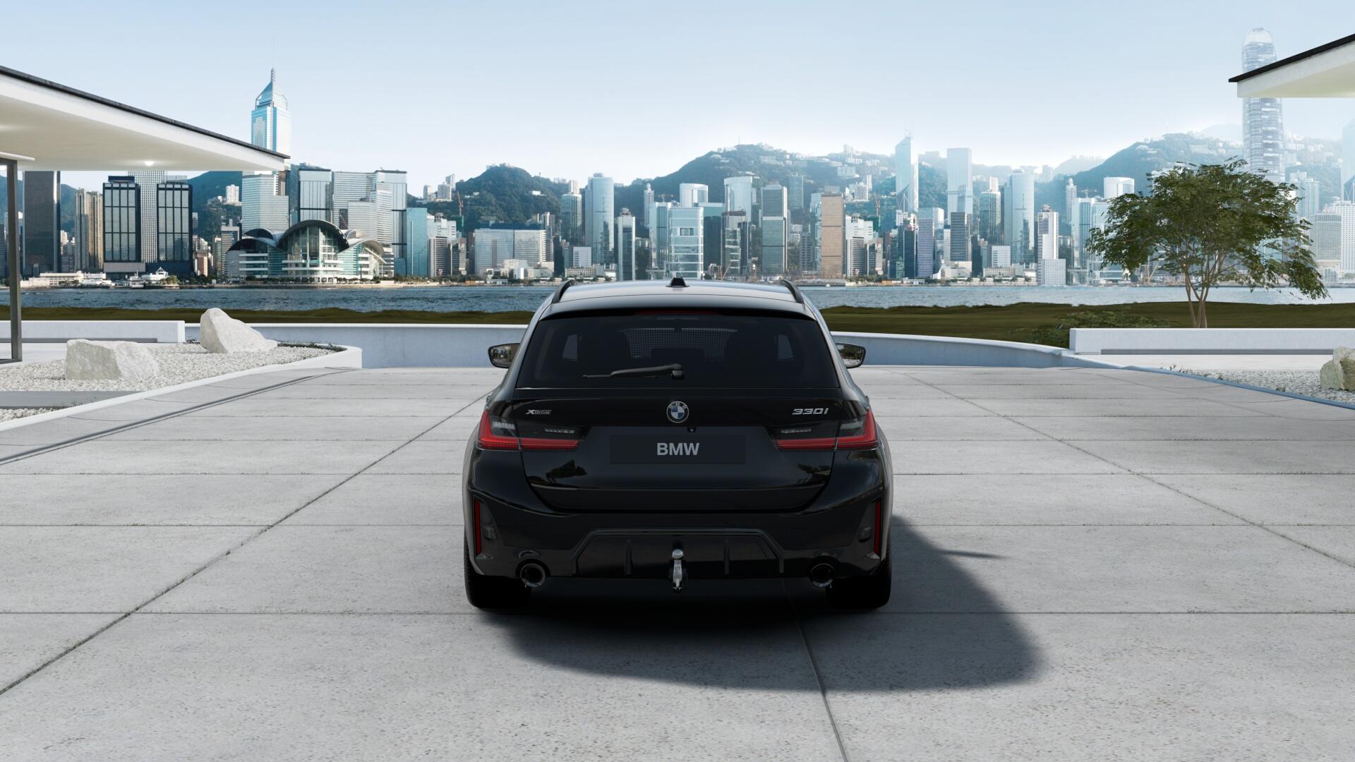 BMW 330i xDrive SAG Touring-image-2