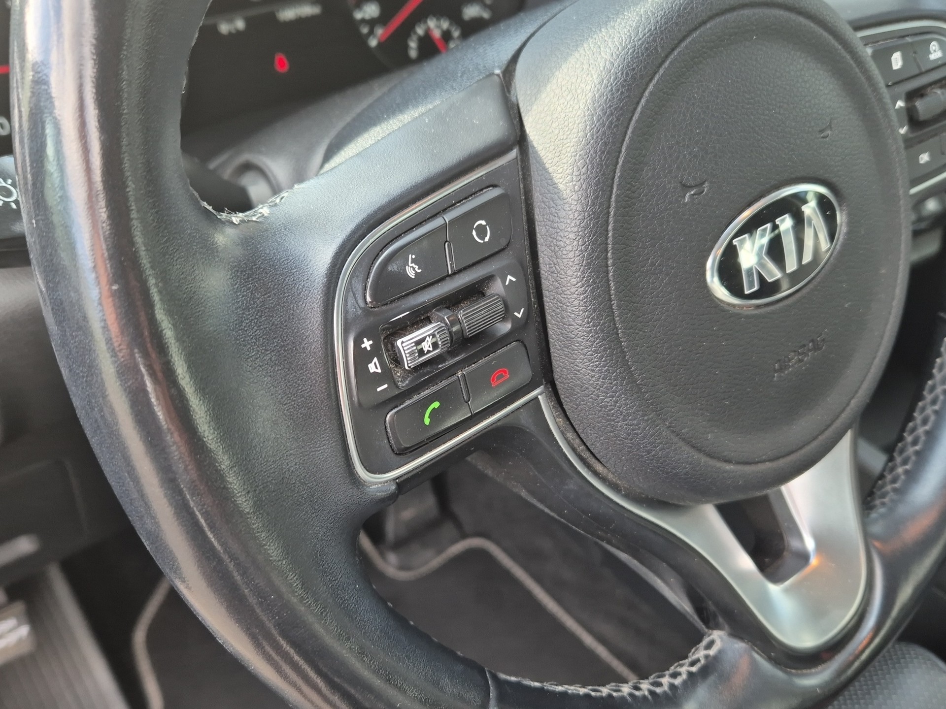 KIA Sportage 2.0CRDi Style 4WD Automat-image-12