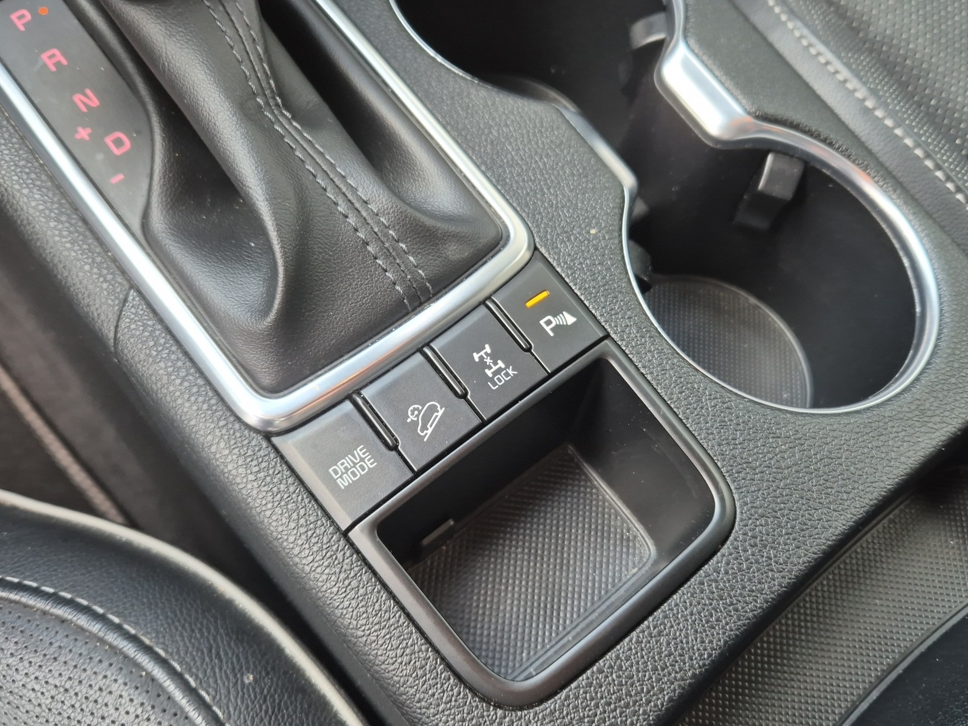 KIA Sportage 2.0CRDi Style 4WD Automat-image-19