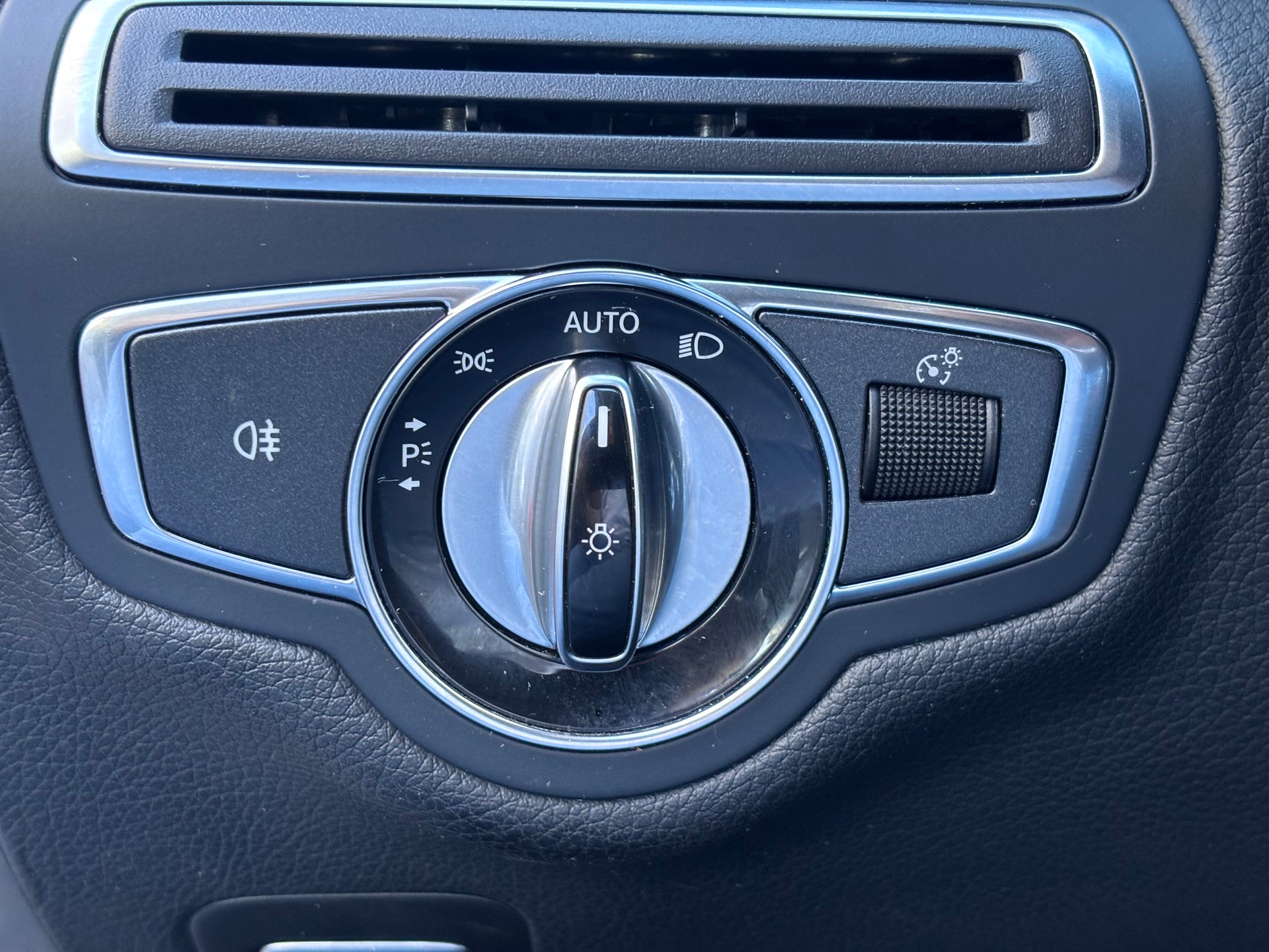 MERCEDES-BENZ C 220 BlueTEC Swiss Star Edition 7G-Tronic-image-22