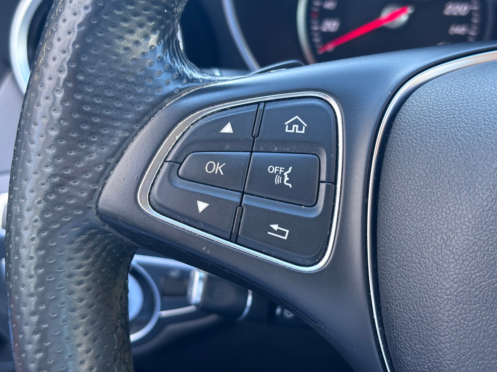 MERCEDES-BENZ C 220 BlueTEC Swiss Star Edition 7G-Tronic-image-19