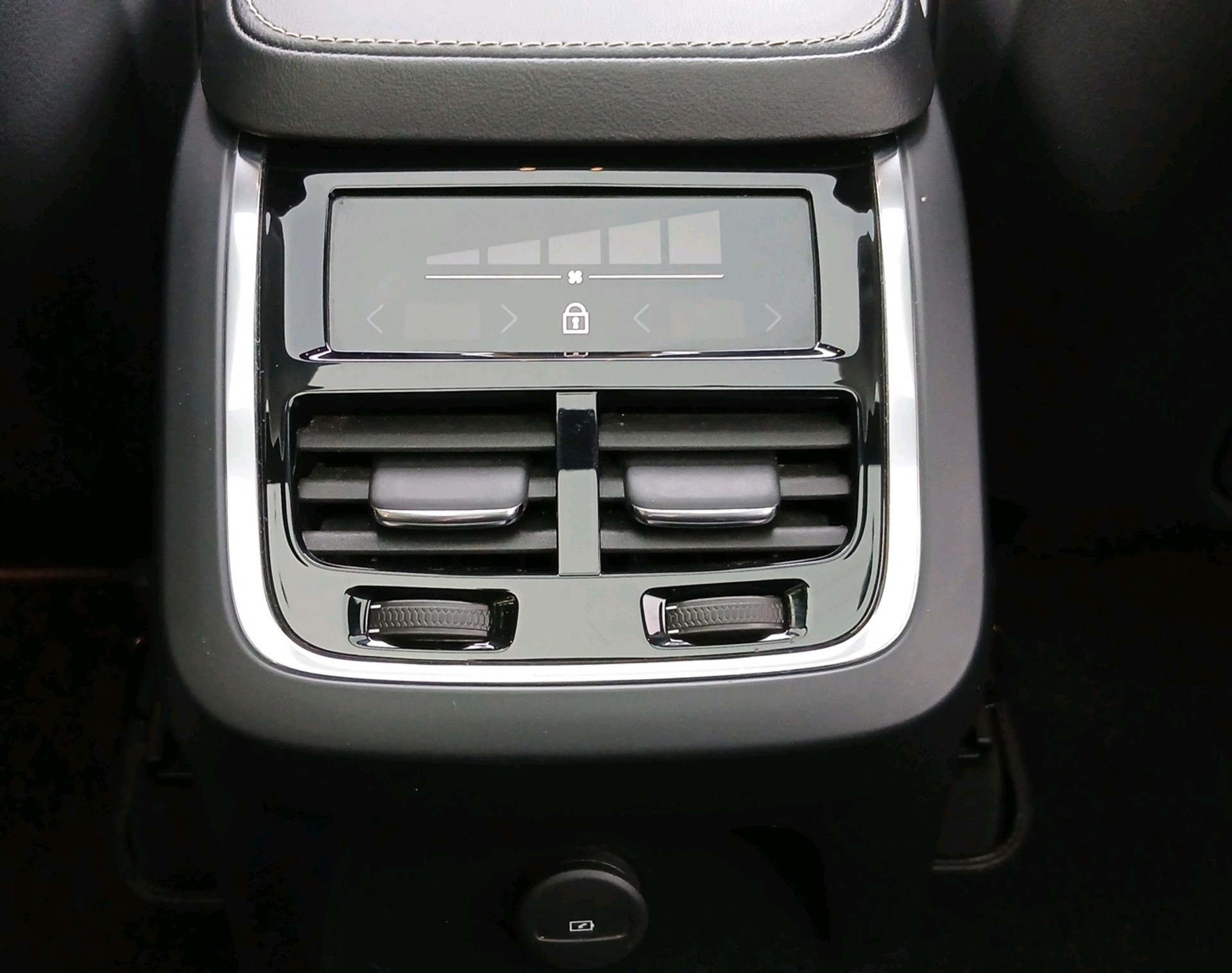VOLVO XC90 2.0 T8 TE R-Design 7P. eA-image-19