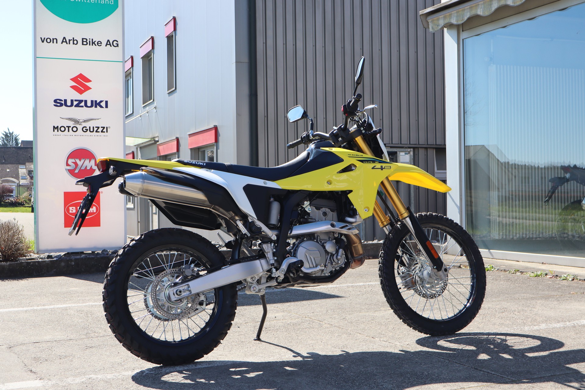 SUZUKI DR-Z4S-showroom-element-2