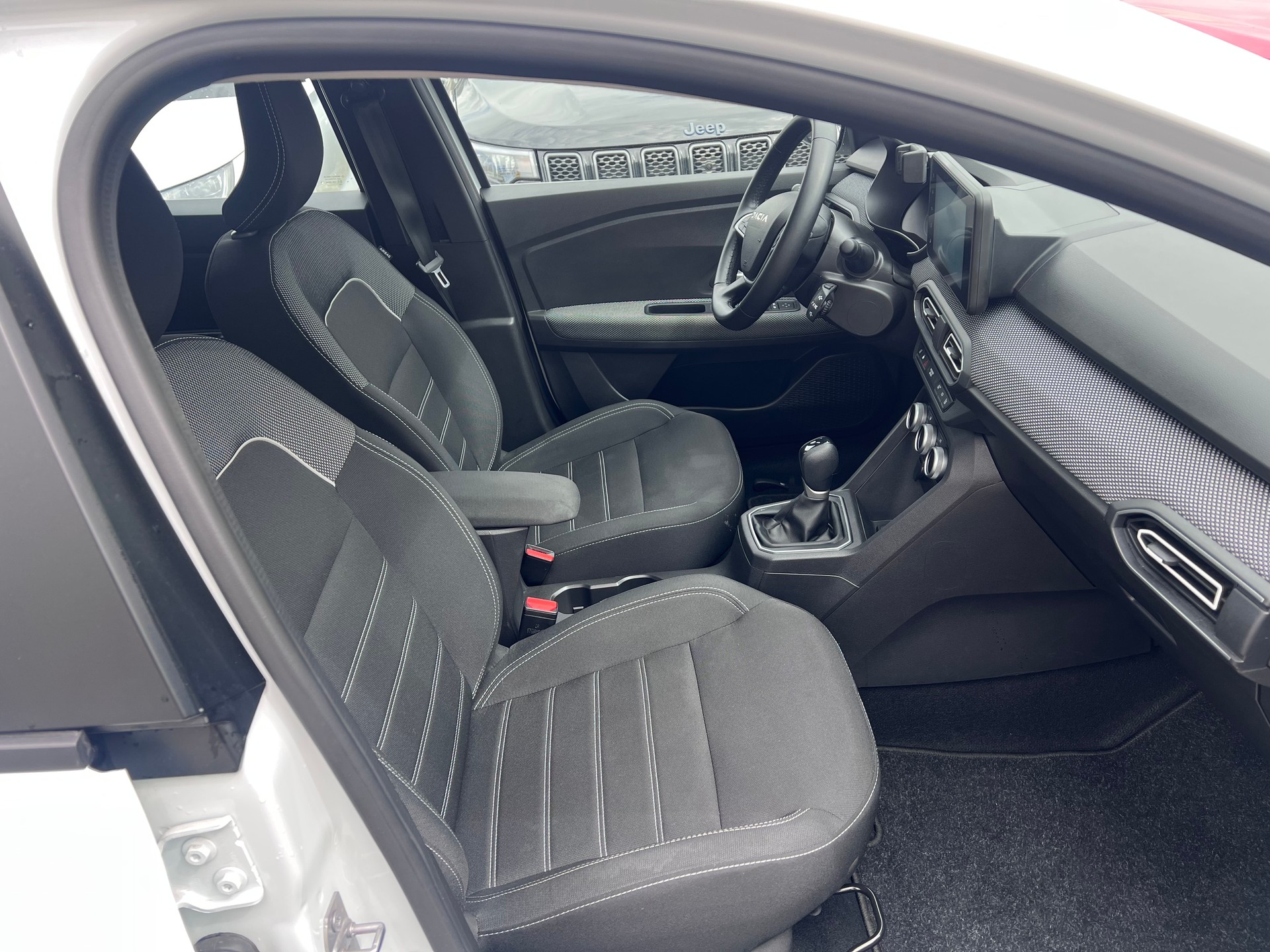 DACIA Sandero TCe 90 Expression CVT-image-10