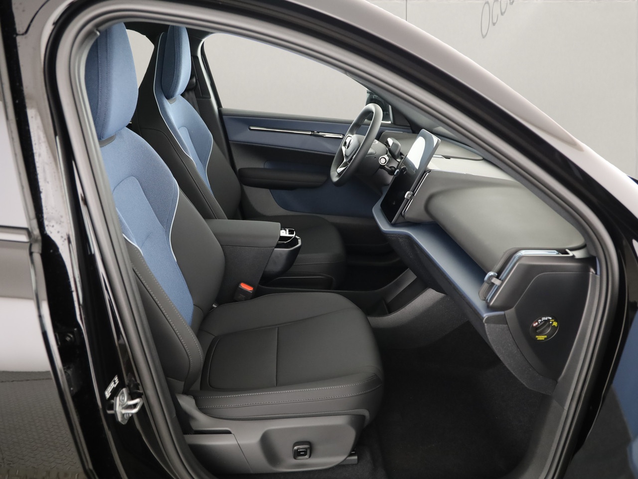 VOLVO EX30 CC E60 Twin Performance AWD-image-7
